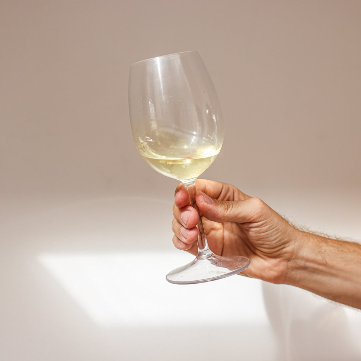 WinesofGermany's tweet photo. #GermanWineWith – Rieslings are famed for making perfect pairings with fish dishes, &amp; let's not forget about sushi! Rich, fresh salmon with umami-packed soy sauce and paired with a palate-cleansing zesty Riesling… What sushi would you pair with Riesling?

#31DaysOfGermanRiesling https://t.co/MQIsJ0psfq