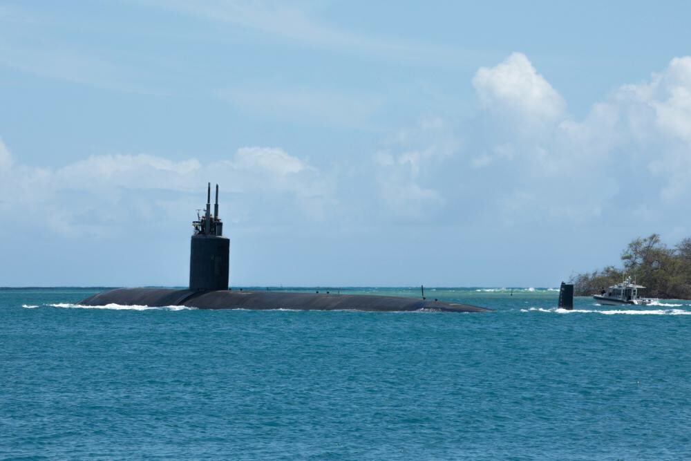 USS Topeka (SSN 754) Los Angeles-class Flight III 688i (Improved) attack submarine leaving Pearl Harbor - July 11, 2022 #topeka #ssn754 

* photo posted by dvidshub.net