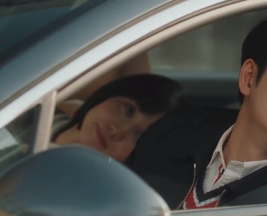 Woo Young Woo also tilting her head and peaking at the window like Junho🤣 These cuties💙

#ExtraordinaryAttorneyWoo
#ExtraordinaryAttorneyWooEp5