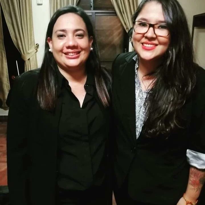 filarmonicasv's tweet photo. En el #DíaInternacionalDelDirectorDeOrquesta queremos felicitar a nuestra directora titular @alejandrafubus y a nuestra directora adjunta @paulaluciasv no solo por la fecha, sino por el inmenso trabajo que hacen con la #OFES. https://t.co/khXq5MXPyD