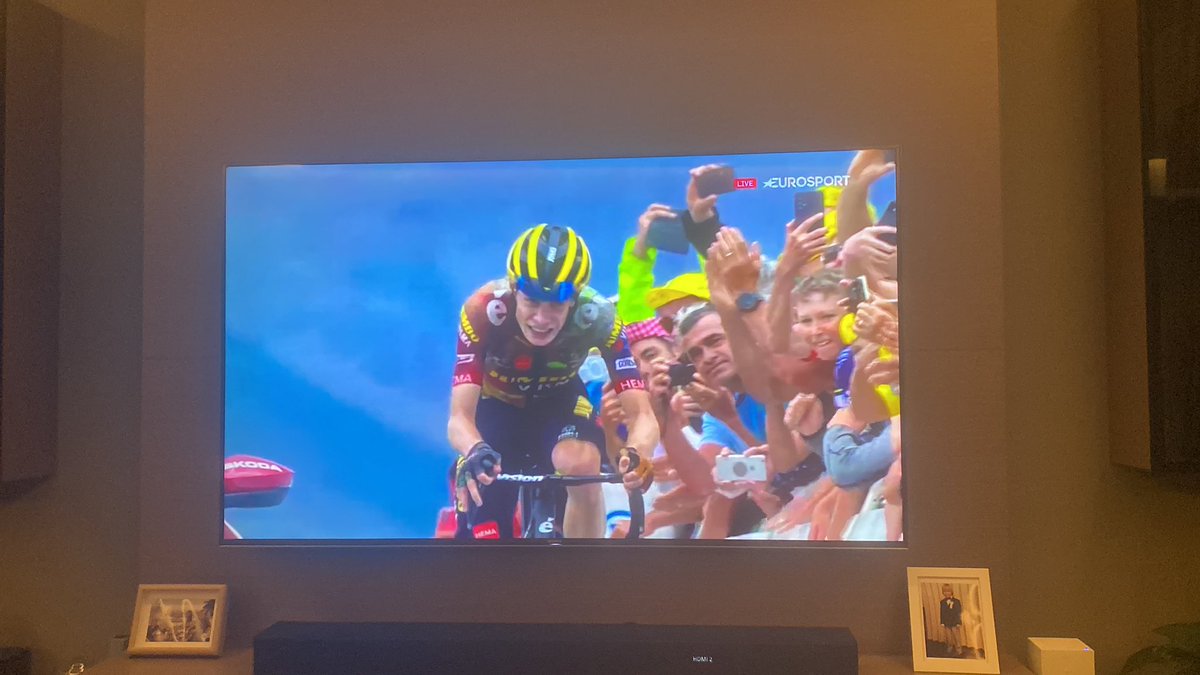 Absolutely brilliant stage 11 in the #TDF2022