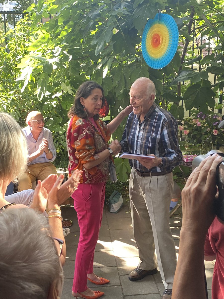 Vera Schoenmakers5VS tweet media