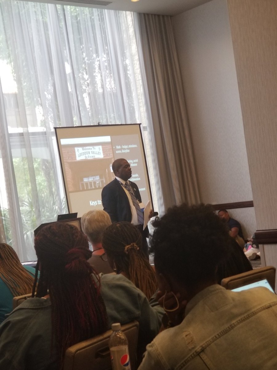 MrDLTJr's tweet photo. Back at it...🤓

#MEGA2022 #EmergingPrincipals #EmergingSchools #alwayslearning

@dpmjdhs @MPSAL https://t.co/algT9djhDB