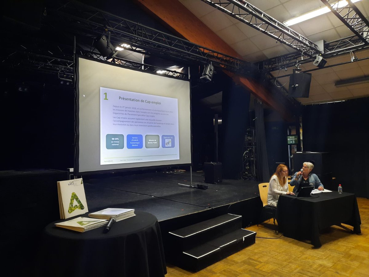 PaysOiseHalatte's tweet image. Le service Dév. économique de la #CCPOH a organisé une rencontre dédiée à l'#emploi local. ✅
#RESOH a réunit plus de 20 #entreprises.
➡ François Morenc, VP en charge du Développement économique était présent pour partager avec les entrepreneurs, @pole_emploi et @capemploi_