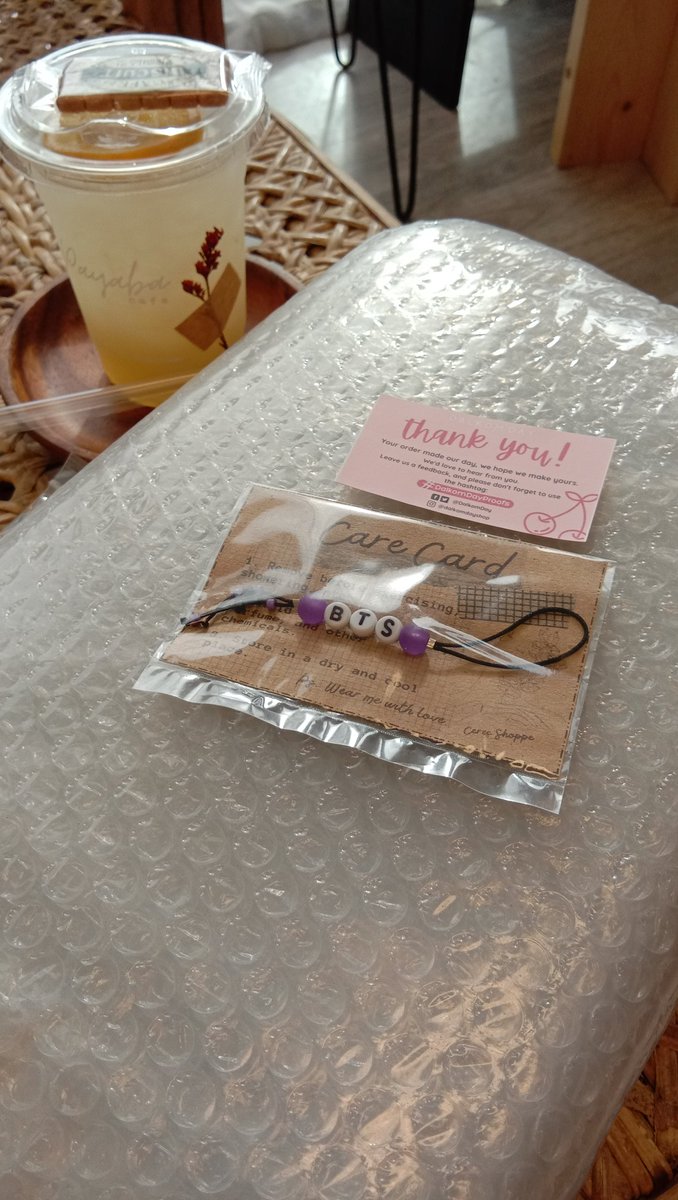 Jeonjankook5's tweet image. Thank you @DalkomDay!💜 Super kilig to receive the Proof sets earlier. Kala ko kalahating kaban ng bigas dumating sa laki at bigat. diba @613pavedtheway ?😭🤣 

#btsarmy #proofset #budolmerch101