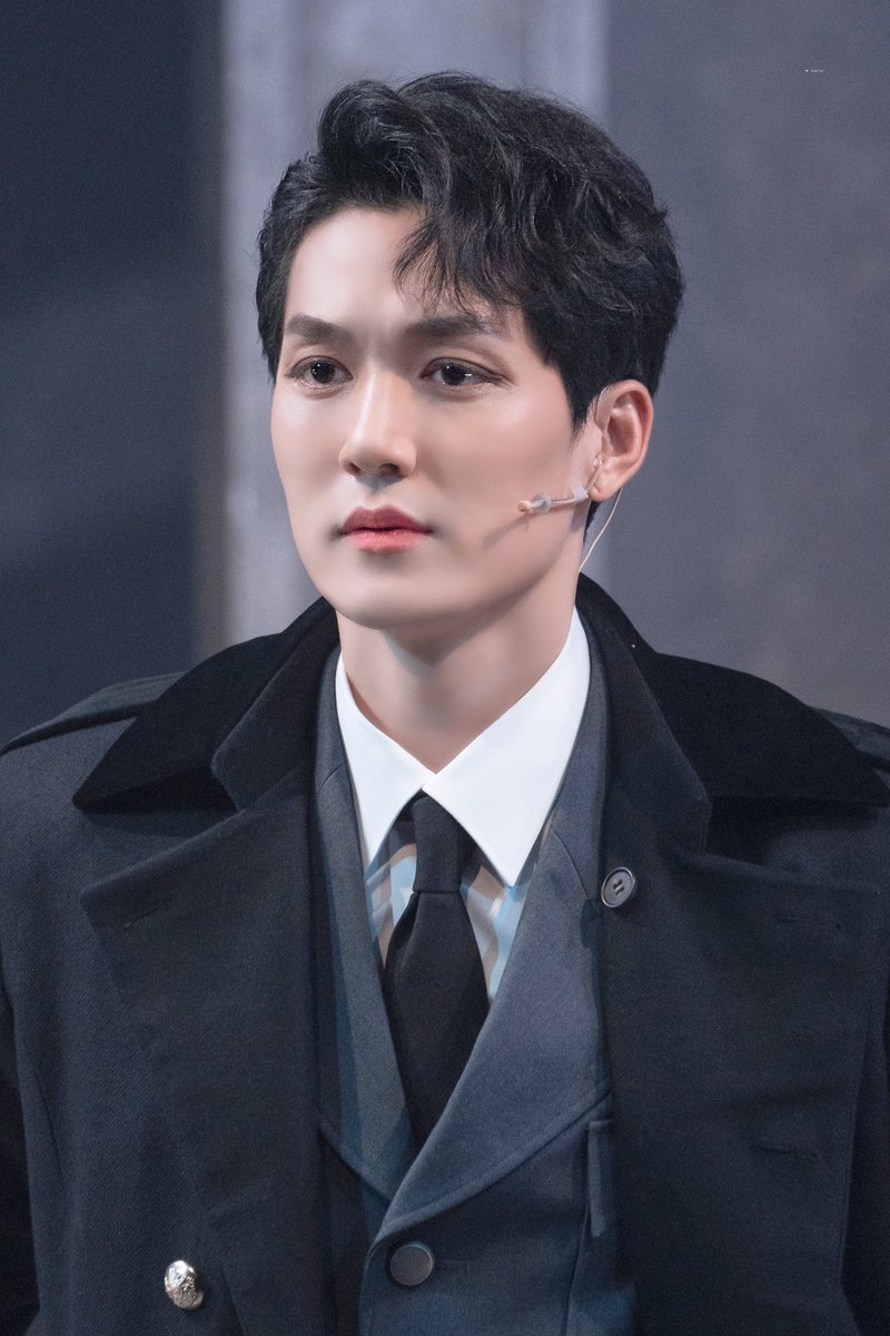 220713 뮤지컬 비더슈탄트 커튼콜

라인하르트 클레어 #조풍래 배우님