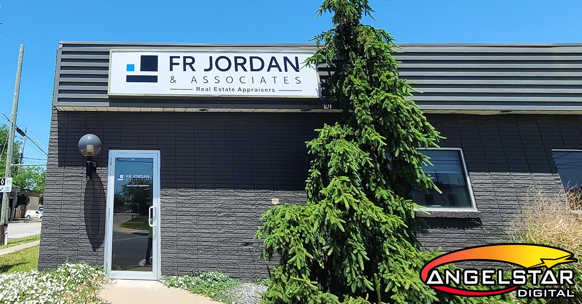 HEY! Did you know that our talented production team is able to design, manufacture, install &amp; service all forms of #signage?🤩🤩

We're ESA certified and have experienced electricians and sign experts under our belt, to help with all your signage needs!