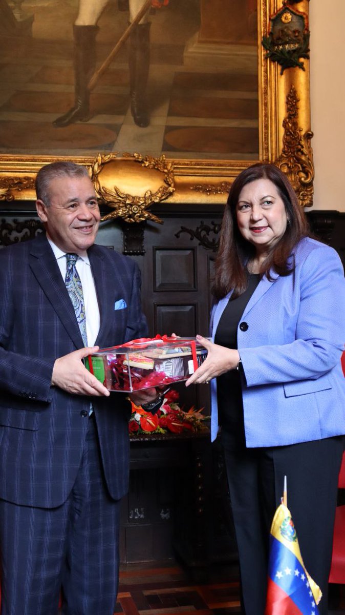 Juntos recorrimos el Museo de Caracas y compartimos gestos de afecto y solidaridad

#13Jul