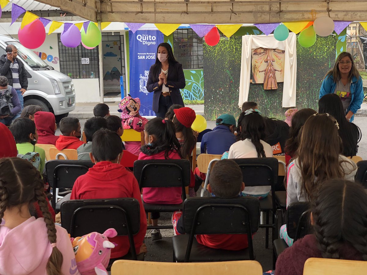 PatronatoSJ's tweet image. La presidenta del Patronato, Mónica Delgado, el director, @Rogelioecheve y representantes de @NRC_LAC compartieron con los pequeños y sus familias una mañana de alegría y aprendizaje.