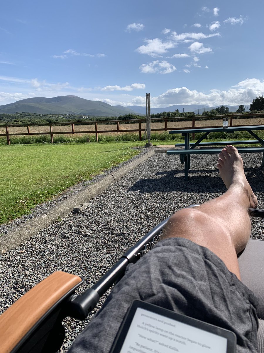 isaachawley's tweet photo. @RuloARC I’m roasting. I’m already sunburned but it’s too hot to go inside. It’s like 18 degrees https://t.co/j5xOhiPn0l
