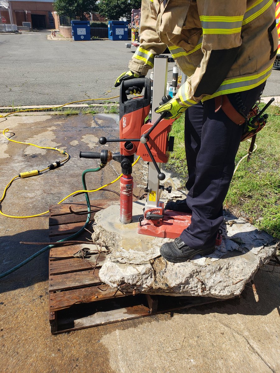JMKuehler's tweet photo. 85°F and the Senior man of the department is still doing the drill and giving pointers to the Rookie to get the training in. @AlexandriaVAFD https://t.co/FRLEYPPmaB