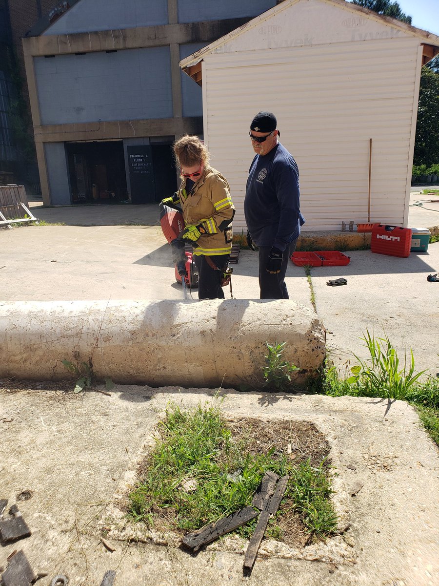 JMKuehler's tweet photo. 85°F and the Senior man of the department is still doing the drill and giving pointers to the Rookie to get the training in. @AlexandriaVAFD https://t.co/FRLEYPPmaB