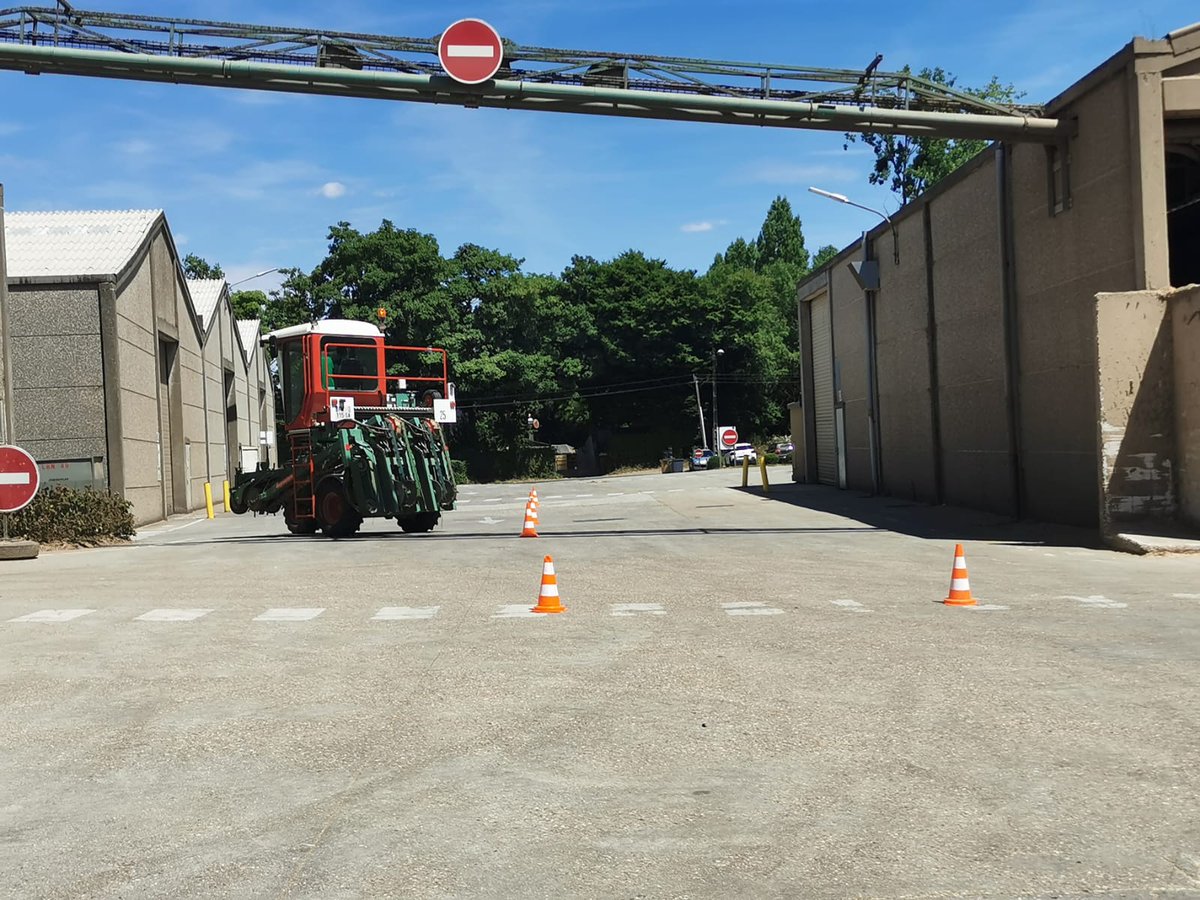 CercledEchanges's tweet image. Un grand merci au Groupe Depestele pour leur accueil aujourd&apos;hui !

Notre équipe #prevention a formé les stagiaires à la conduite et l&apos;entretien d&apos;une enrouleuse à #lin en toute #sécurité !  🚜

Plus d&apos;infos : ce27.fr/formation-m4