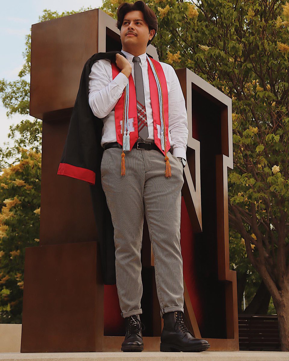 UNLKnights's tweet photo. Our second graduate we would like to showcase is founding brother, Miguel ‘𝐊𝗼𝐧𝐬𝐭𝐚𝐧𝐭𝐢𝐧𝐞’ Avila Garcia #7. Miguel graduated with Bachelor of Science degrees in Fisheries &amp; Wildlife and Biological Science with a minor in Spanish. https://t.co/4xxOYBa7wv