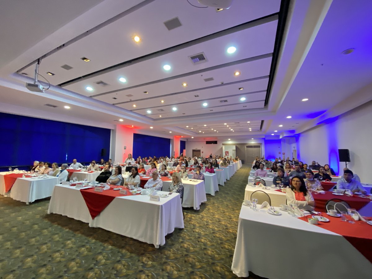 EstiloInge's tweet photo. ¡👏 Hablemos con Propiedad continúa en Medellín 👏! Los invitados expertos de primer nivel están listos para aportarle a nuestros clientes sus conocimientos.

#estiloingenieria #escaleraselectricas #Medellín #HablemosConPropiedad2022 https://t.co/D4rAf6QryI