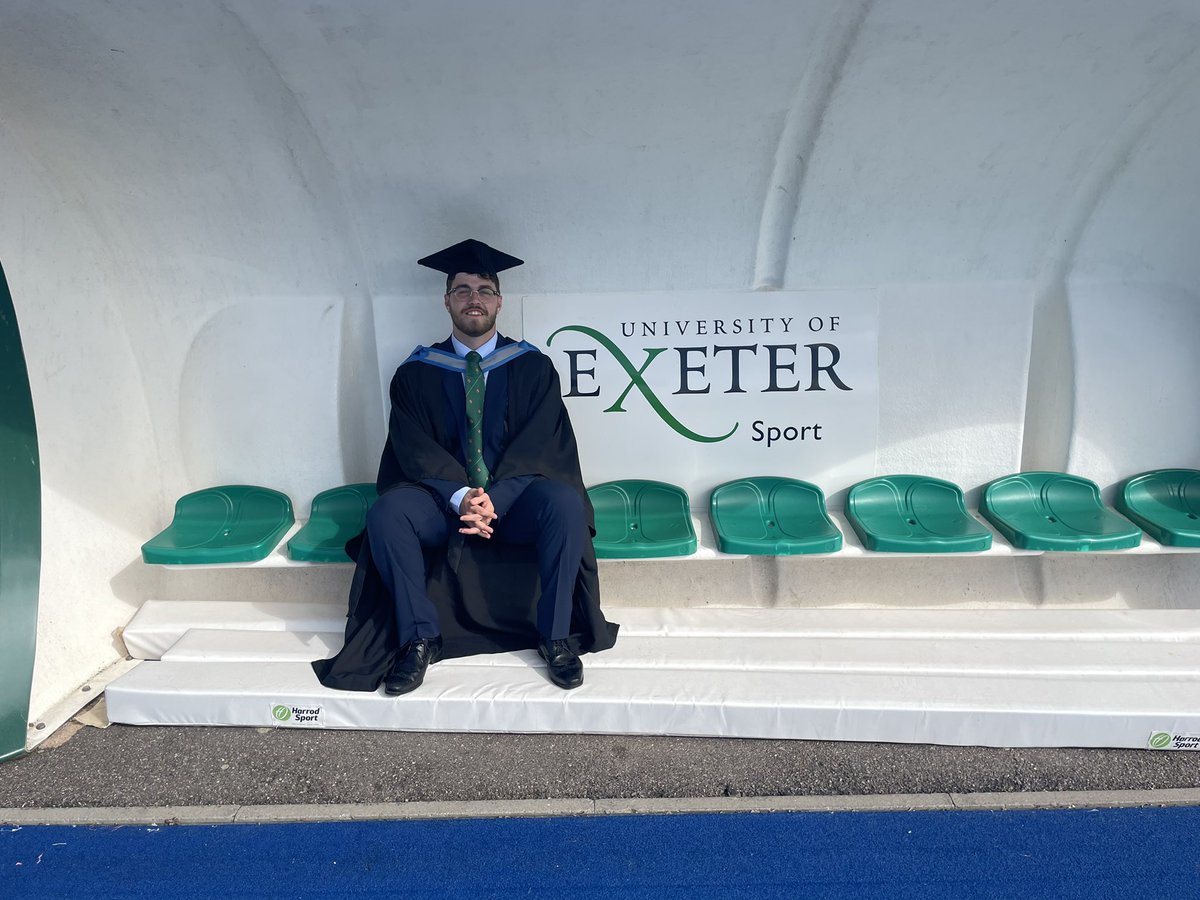 1Mlow's tweet photo. After an amazing 3 years I am pleased to say despite ups and downs with covid restrictions and injuries I am officially a graduate thanks to the incredible people around me who support me. https://t.co/3I0m4c4Uue