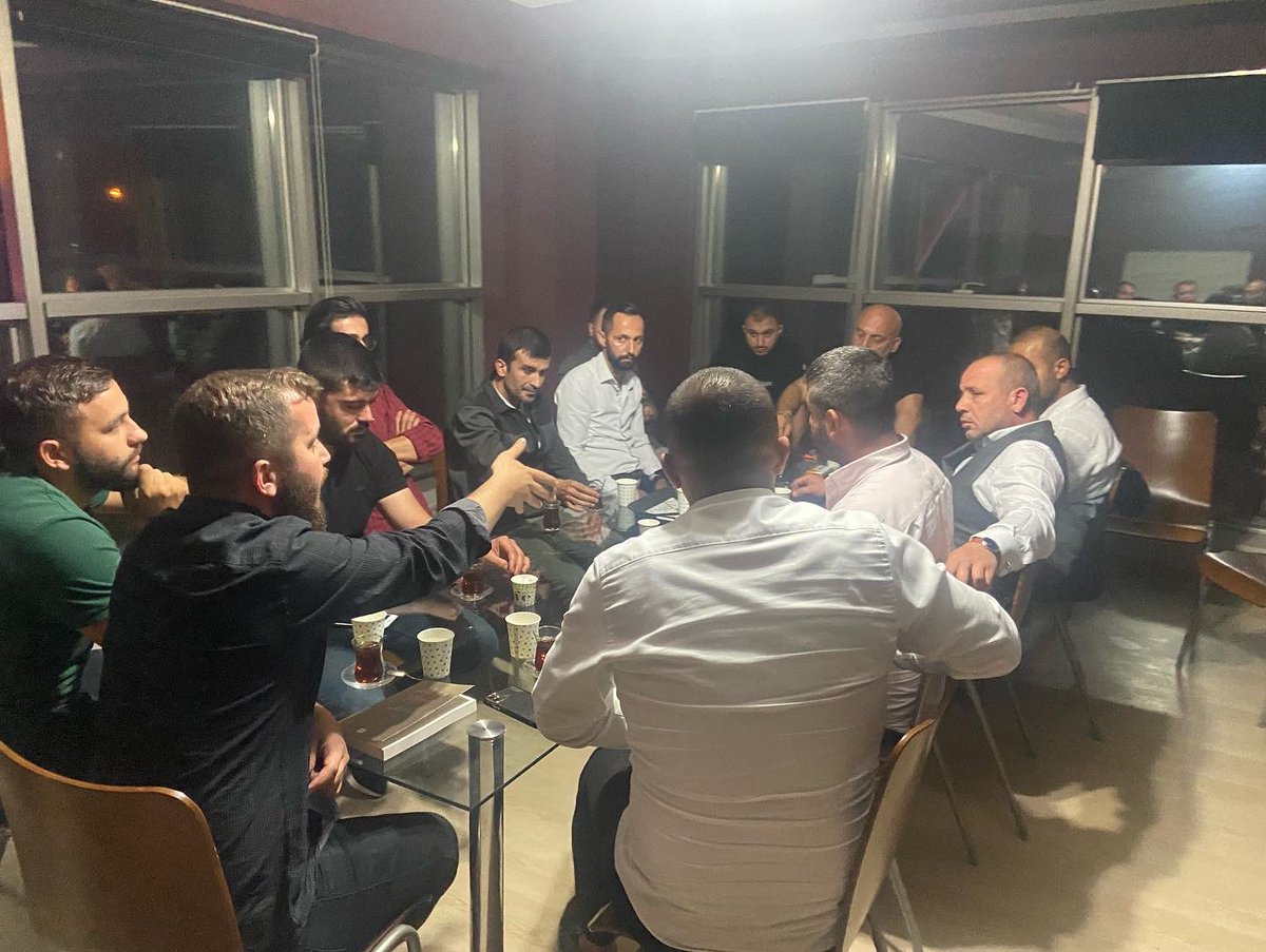 bbpduzce1's tweet photo. Büyük Birlik Partisi Haftalık İl Divan Kurulu Toplantımızı İl Başkanımız Sn. Onur ÇETİN ve Merkez İlçe Başkanımız Sn. Ümit YILMAZ’ın önderliğinde gerçekleştirdik.

@onurcetinresmi 
#DüzceİçinBüyükBirlik https://t.co/7Bgl3vCD9d