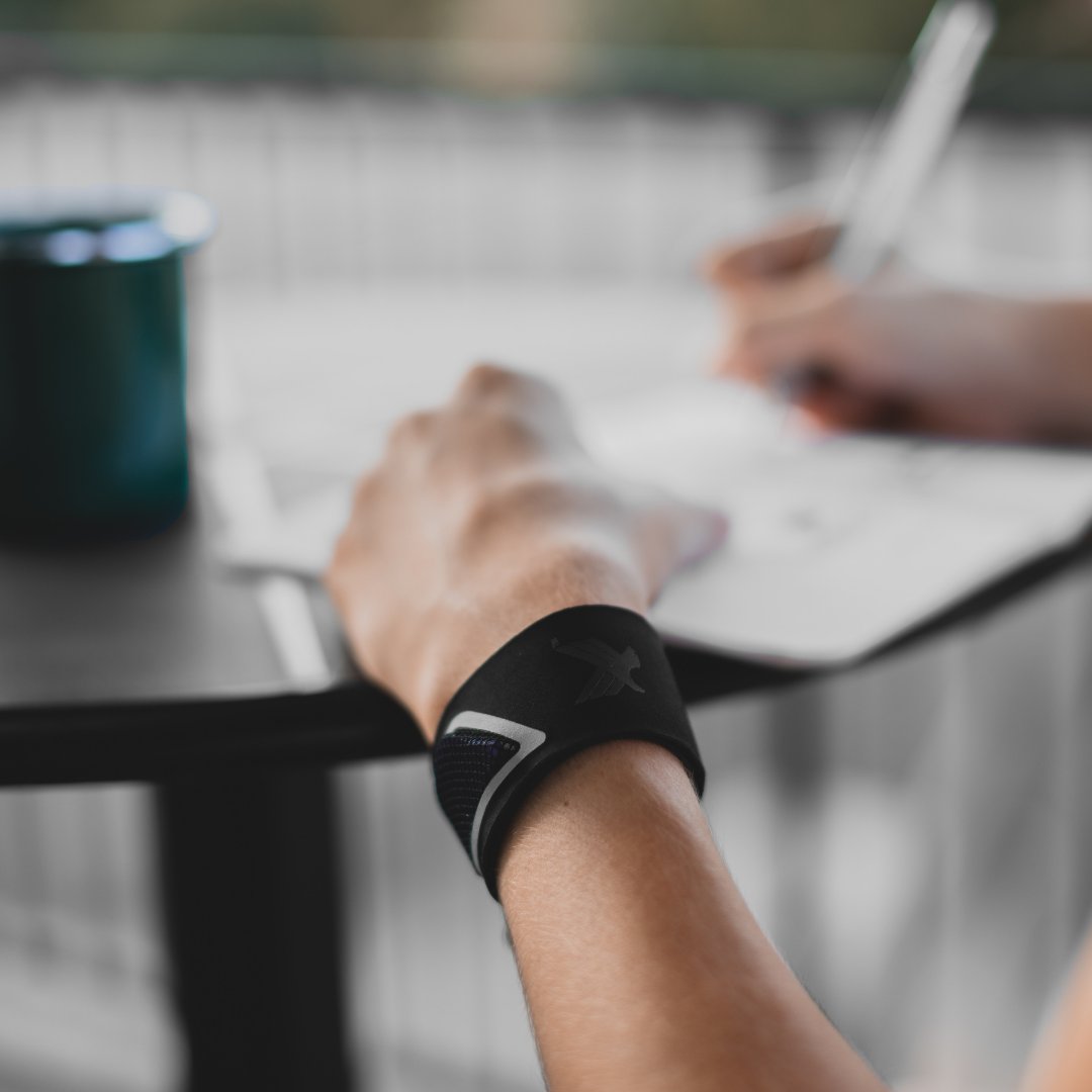 The Wearable Mosquito Wristband keeps the bugs away the all-natural way! Now that's something to write about! skh.acgbrands.com/mosquito-wrist… #SkeeterHawk #WearableMosquitoWristband #PestFree