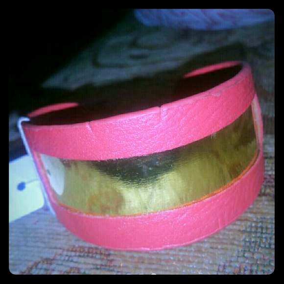 World Of Merchandise tweet media