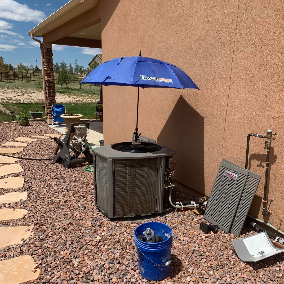 MitchellHVAC's tweet photo. The heat is here. Sometimes our technicians have to make their own shade to stay cool! With rising temperatures going into the weekend make sure your ac is ready to go to work! Give us a call for preventative maintenance and repairs. 719-596-6677 #ACRepairService #mitchellheating https://t.co/jhKUmCTwpB