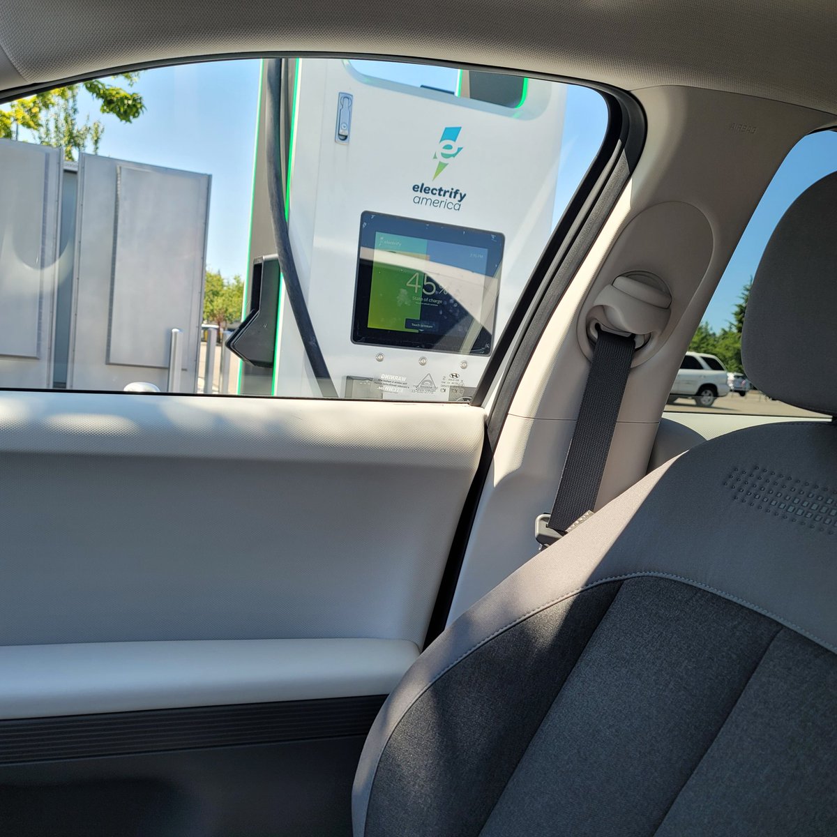 JennBardsley's tweet image. Gas prices no longer scare me. I have two years of free charging with @ElectrifyAm that I got from @Hyundai with my Ionic5! #ElectricCars #Ionic5