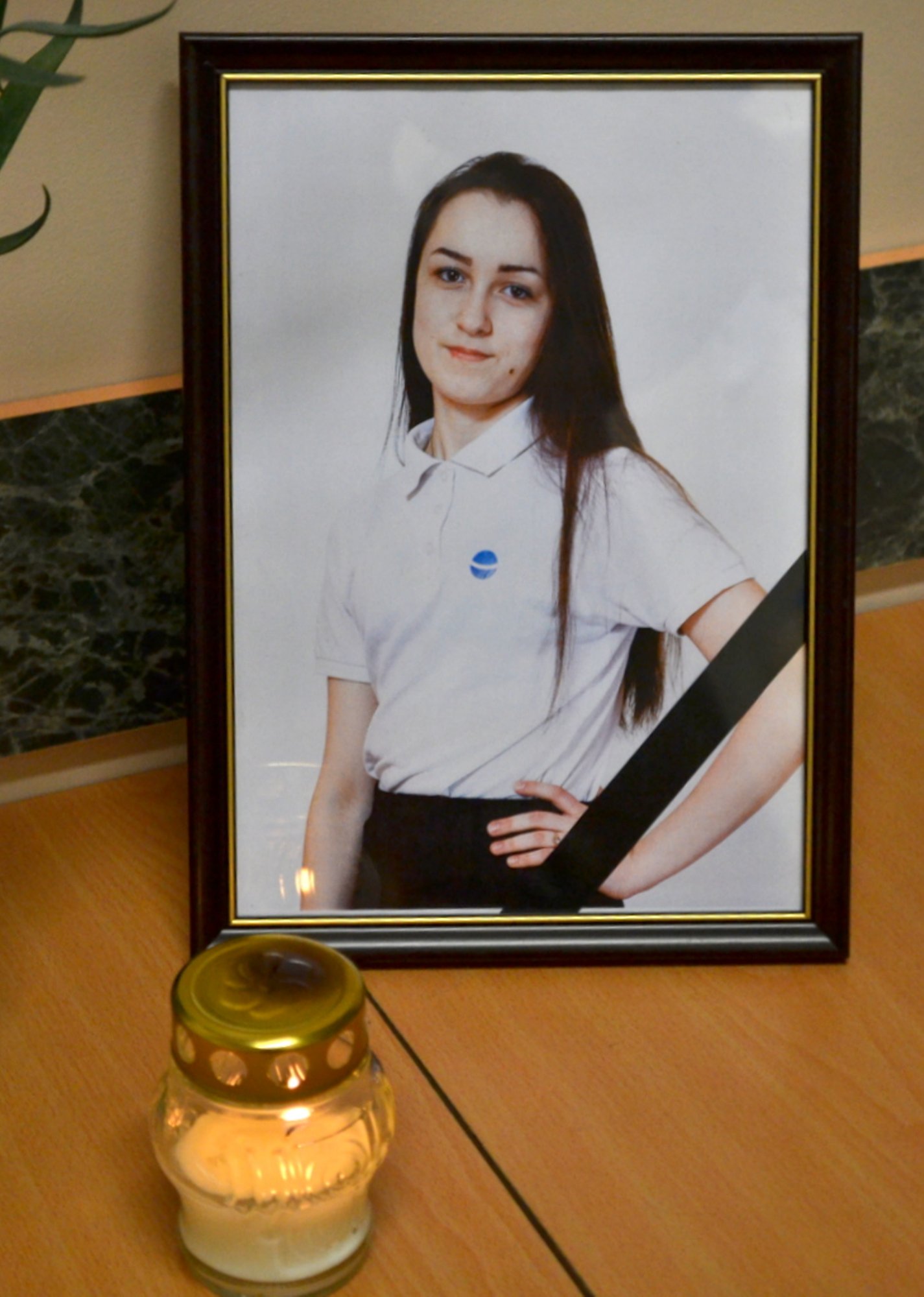 Траурная ленточка на фотографии