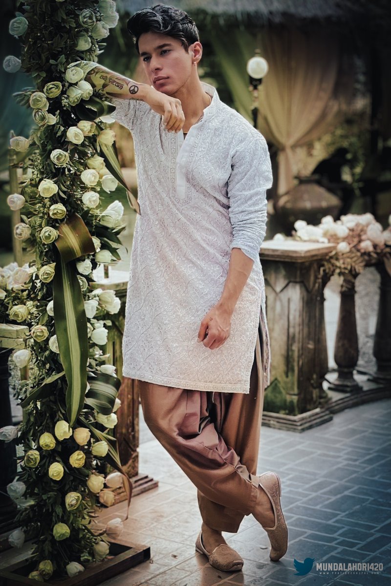 MundaLahori420's tweet photo. @realsehajpal Here is the color version of the picture ❤️
#PratikSehajpal #PratikFam https://t.co/98CT8vMcLK