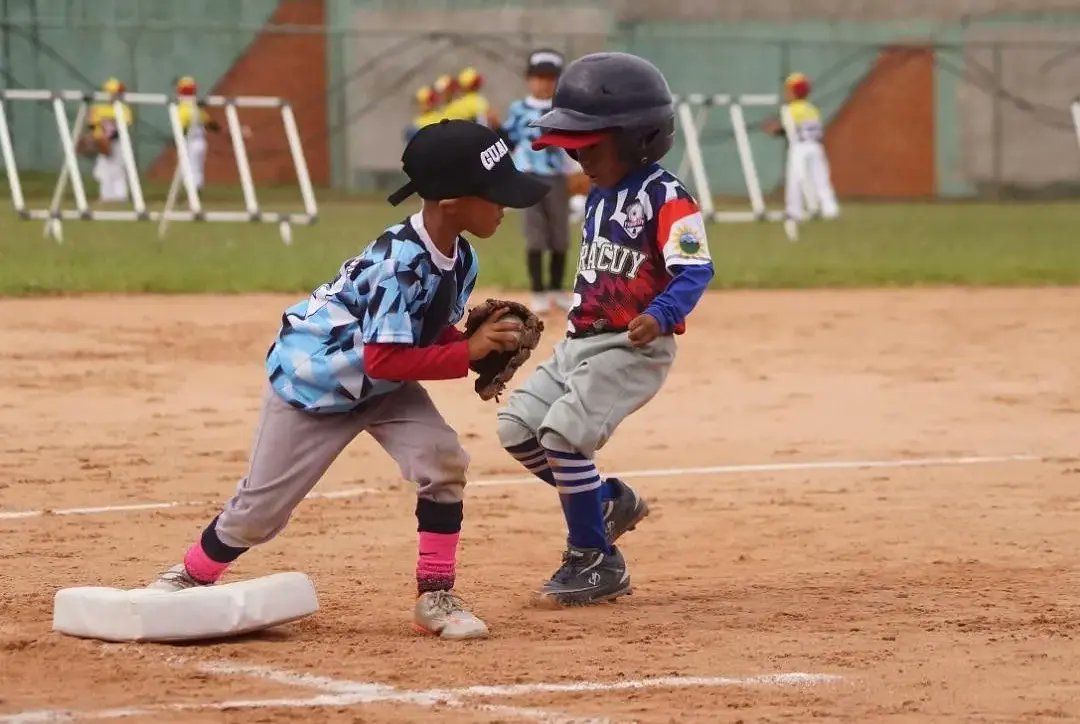 #NacionalU6
•
Se completó la ronda de cuartos de final y semifinal en #Tachira en el torneo #Beisbol iniciación
•
Resultados de los encuentros y previa de la gran final este jueves 14 a las 9am en el campo Andrés Miranda 🏟
•
#SembrandoBeisbol