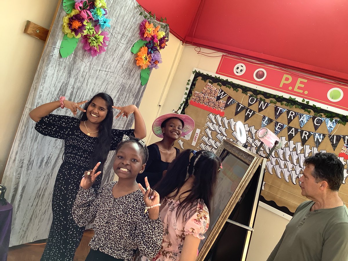 Sacred Heart Y6 tweet media