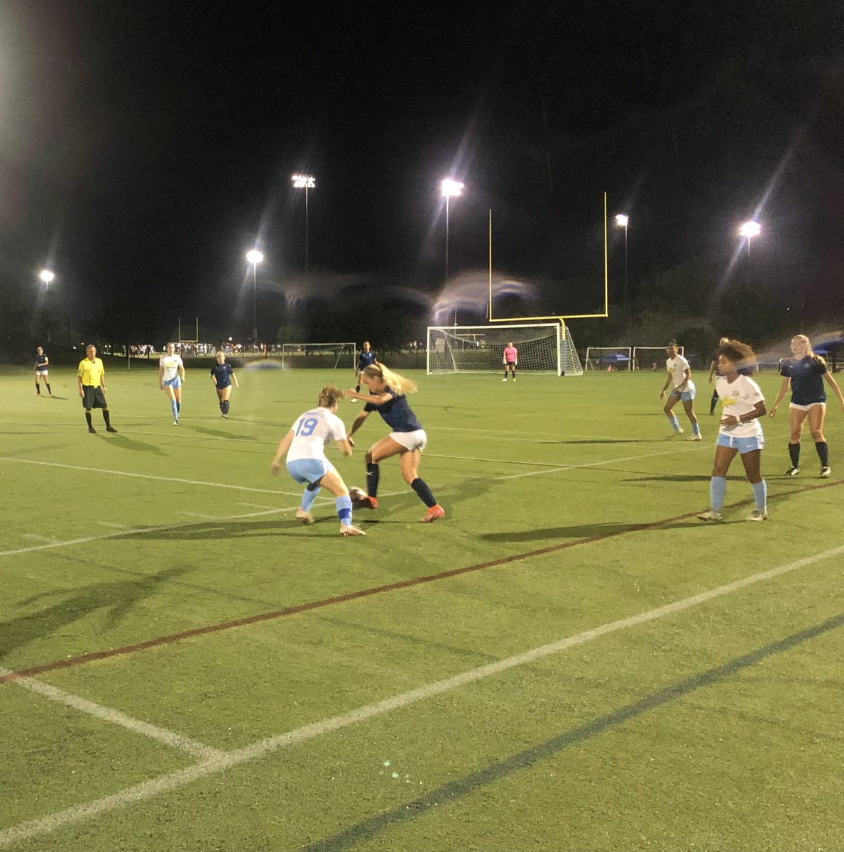 UnityFCsoccer's tweet image. Open practice tonight with Unity!! Come kick it with the @UWSLeague2 girls @FeltrimSports Haines City, Florida 7 pm…maybe hit the waterslides and water park first…we do have our fun!! #UnityTheFOn🌈