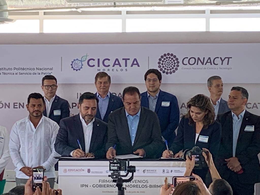 OnceNoticiasTV's tweet photo. 🟡#EnDirecto | El @IPN_MX  y el @GobiernoMorelos firmaron un convenio de colaboración que será de utilidad para los fines del #CICATA y del propio #IPN.

Con información de @Judyonce. #OnceNoticias https://t.co/gbya8FNoxN