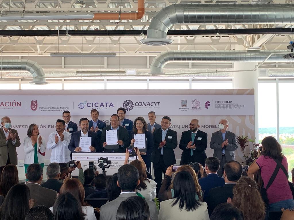 OnceNoticiasTV's tweet photo. 🟡#EnDirecto | El @IPN_MX  y el @GobiernoMorelos firmaron un convenio de colaboración que será de utilidad para los fines del #CICATA y del propio #IPN.

Con información de @Judyonce. #OnceNoticias https://t.co/gbya8FNoxN