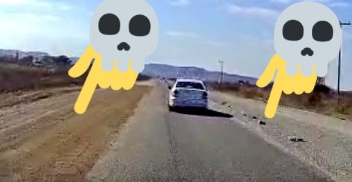 GTP_Traffstats's tweet photo. ⚠️⚠️⚠️ Extremely Dangerous Conditions in "road rehabilitation/ construction zone⚠️⚠️⚠️
R554 btwn Lehae and Eikenhof

Without warning,a gravel road appears,drivers swerve to avoid HEAD-ON crashes
Terribly unsafe,  no proper delineator signs for  lane separation
@GPDRT_ Assist pls https://t.co/fcXZ4OWUmK