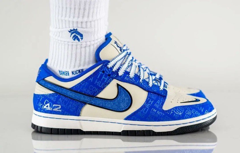 SneakerHeadDrop's tweet photo. Nike Dunk Low "Jackie Robinson" Dropping On July 19th On SNKRS https://t.co/K4qNGhXRBU