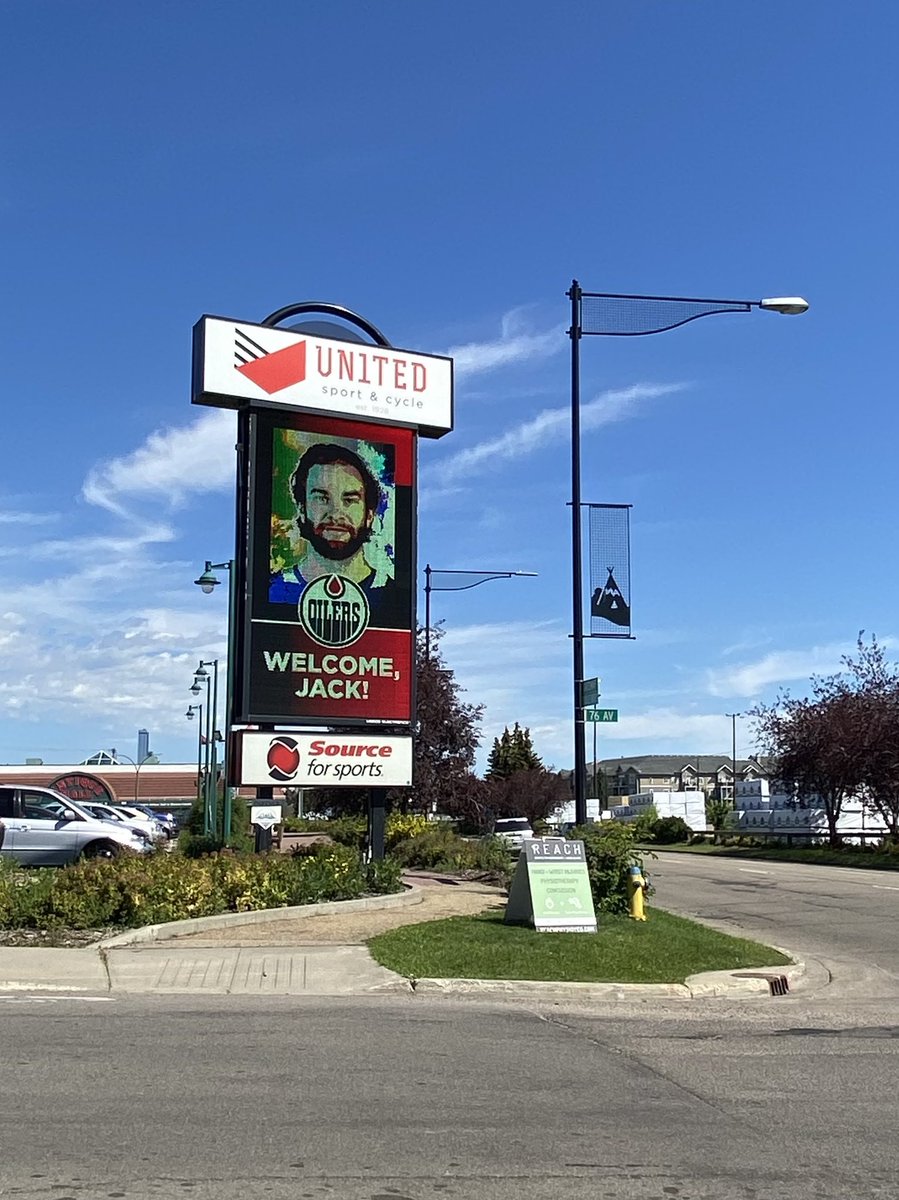 NicoleStillger's tweet image. Spotted outside United Cycle: “Welcome, Jack!” #yeg #oilers #letsgooilers