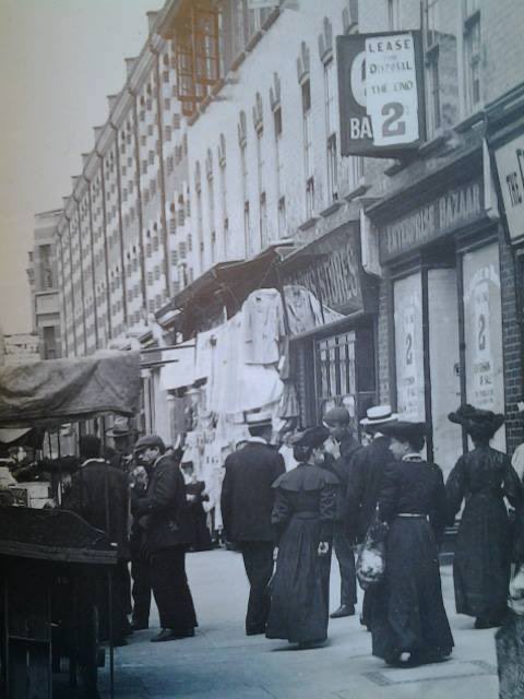 Fulham in the Past tweet media