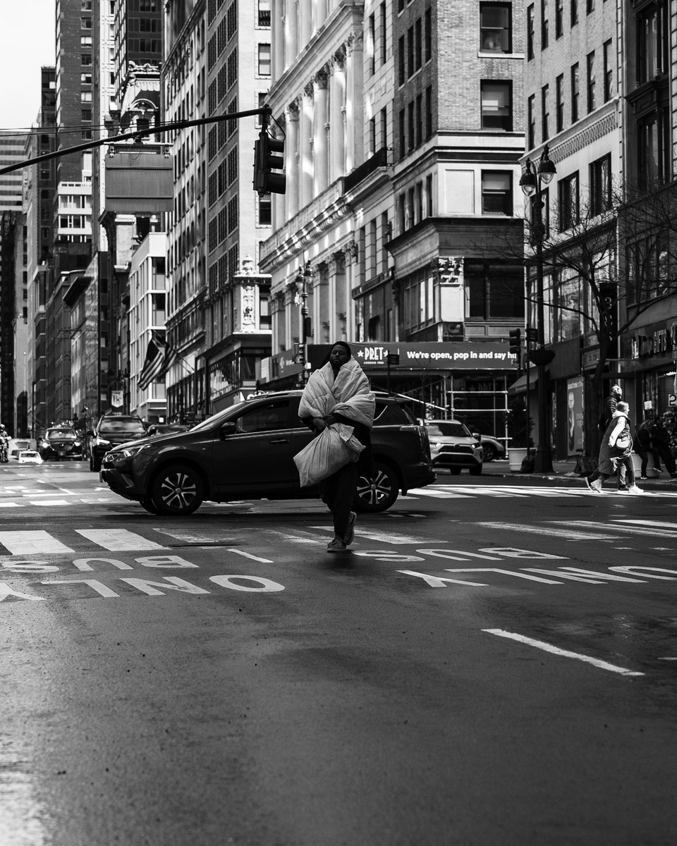 andrewrmyers1's tweet photo. One way. NYC 2022
.
.
Copyright Andrew Myers
.
#streetphotography #street #leica #Canon #Sony #NYC https://t.co/SOm9y5Tzh2