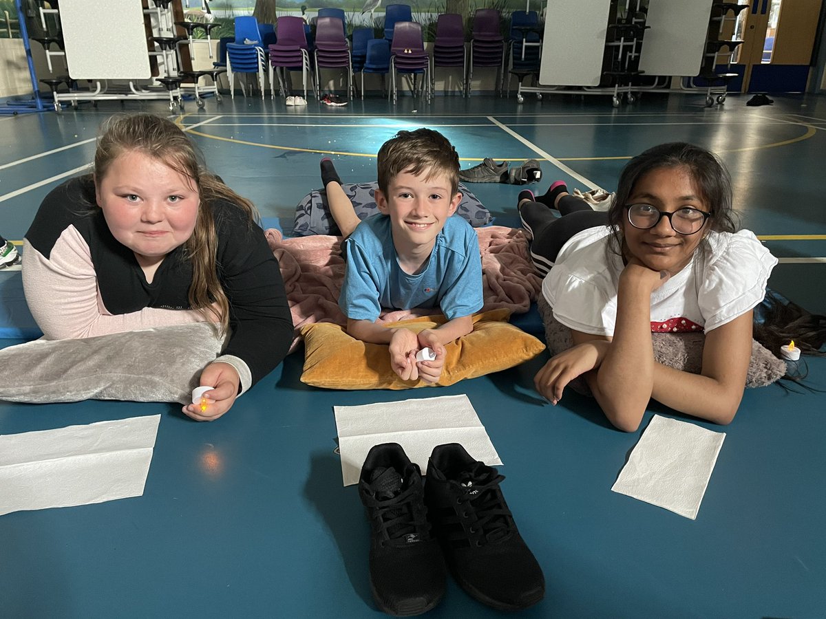 Chilling with friends watching films and eating popcorn and sweets. 🍿 🍭