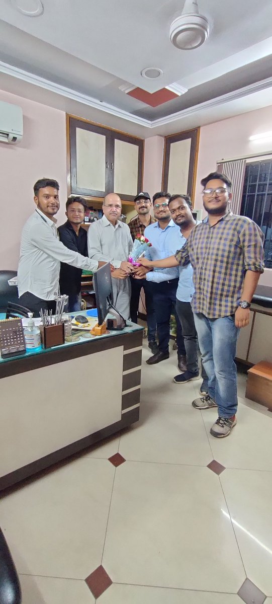 drayushswarnkar's tweet photo. आज हमे हमारे इंटर्नशिप कंप्लीशन सर्टिफिकेट मिल गया है।आप सभी का धन्यवाद।सत्यमेव जयते। @bhupeshbaghel @drrakeshguptaCG @mkaurdwivedi @sinhamahesh  @UDAIndia @MedicosUnited @satyarajput321 @GouravSharmaRPR @SiddharthRaipur @Shashwat_Aman @josephjohn2611 @thealokputul https://t.co/YVobZtY9IB