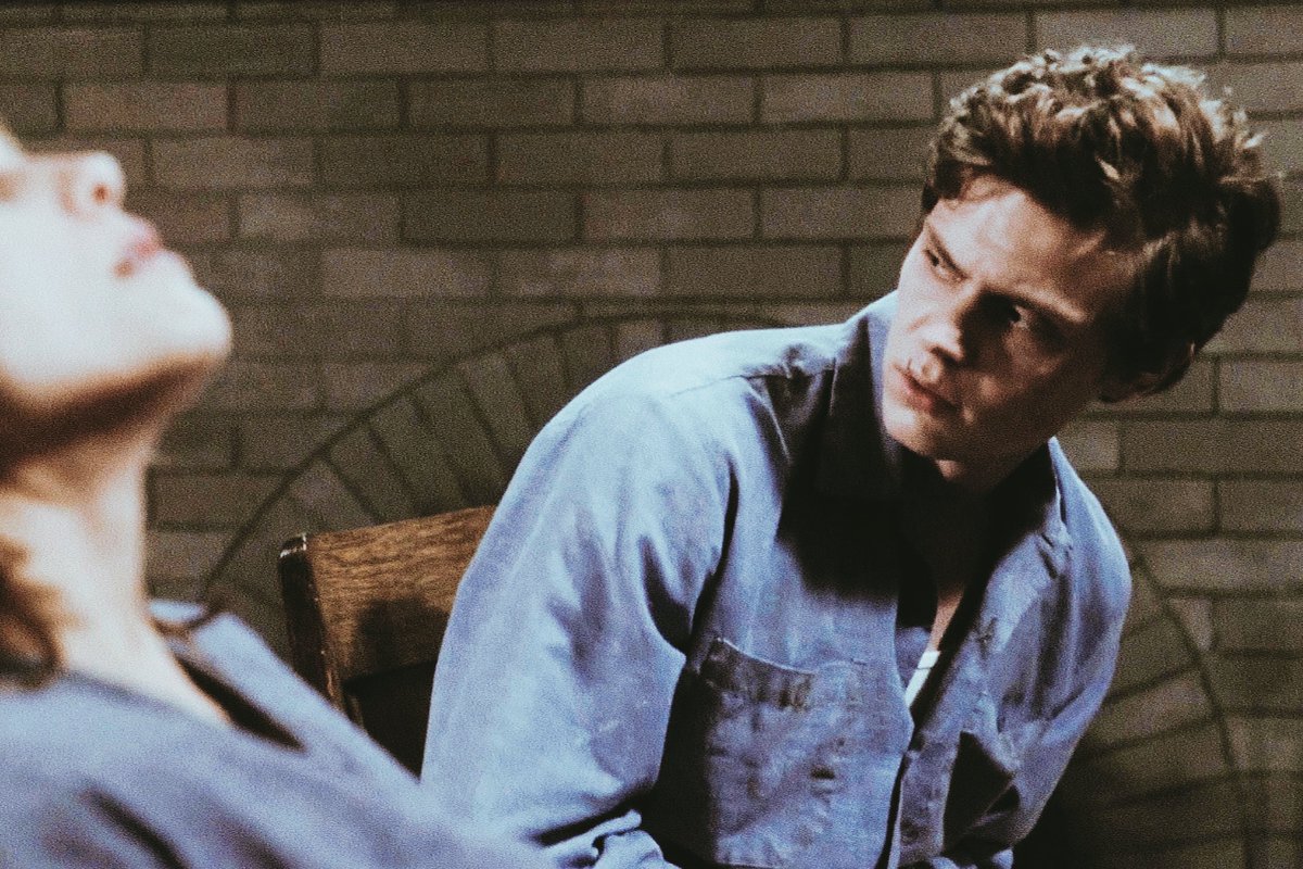 Evan Peters as Kit Walker in American Horror Story: Asylum (2012), image size:1200x800