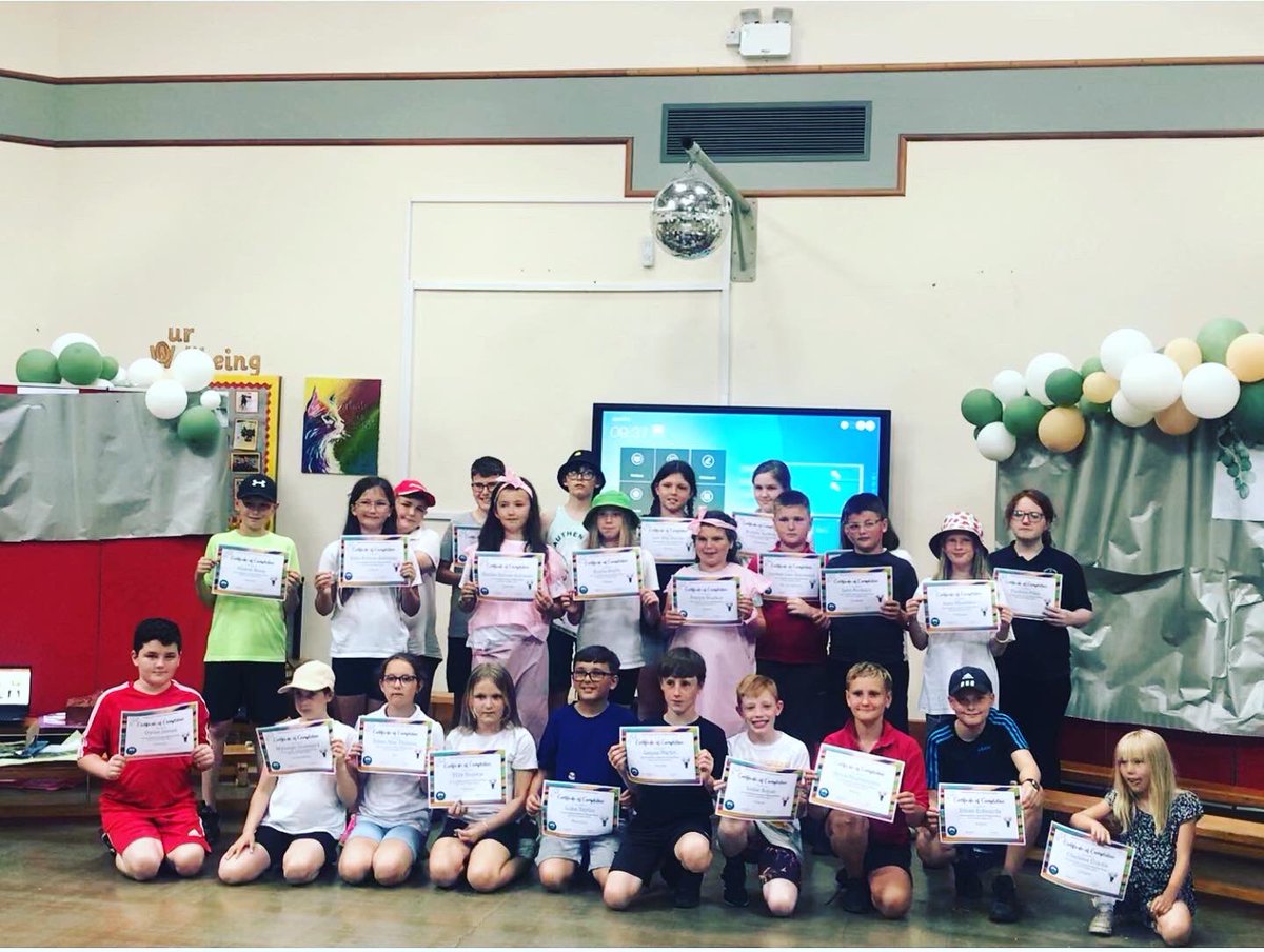 missmorriscym's tweet photo. Big diolch to Garnteg Primary school for inviting us in today. It was lovely to see all the hard work and effort everyone had put into their Genius Projects. 🤩Amazing work and effort! Da iawn Pawb! 👏👏👏 @garntegprimary @Abersychansch
#geniusproject #year6transition https://t.co/bPia3pmjLw