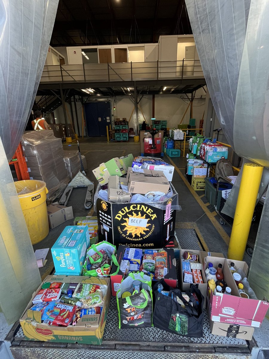 ELEV8Lax's tweet photo. The Calgary Field Intersquad games kick off this month with Game #1 “The Hunger Games”, in an effort to support the Calgary Food Bank.  Over 720 lbs of food was donated from Calgary Field Lacrosse families!

#character #culture #compete #ELEV8Lacrosse #CalgaryField https://t.co/VErmkFd0GM