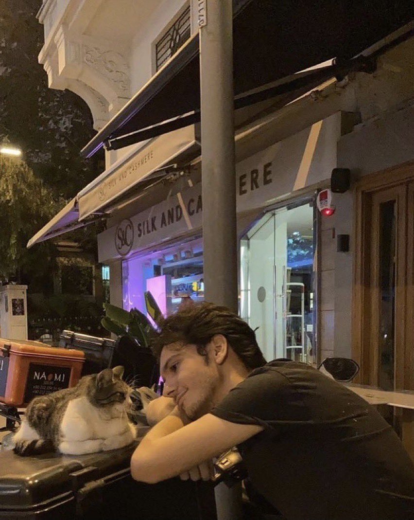 _10world's tweet image. 