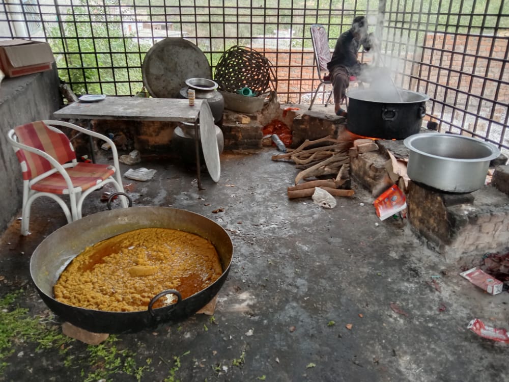 اسسٹنٹ کمشنر چوآسیدن شاہ محمد عارف قریشی نے مقامی میرج ہال کا دورہ کیا اور وَن ڈِش کی خلاف ورزی پر جرمانہ عائد کیا گیا