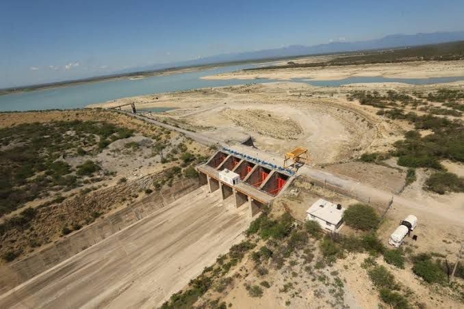 altato's tweet photo. @Blacky_Himself Monterrey, Metropolitan Area, Nuevo León, México #problem 
Cerro Prieto Dam, that supplies the city, in the same situation.
#NotMoreWater #Crisis #Sustainability
https://t.co/zfkiJ44QPd https://t.co/mlFWb7yeGc