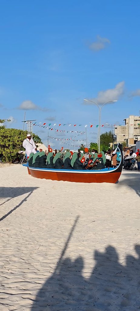 DRV_Council's tweet photo. މަގޭ  ޢީދު  1443  ކުޅިވަރުތަކުގެ  ތެރޭގައި  ހިމެނޭ  މަންގަލަން  ދަނޑި  އަދި  ކުރުފަލި  ޖެހުމުގެ  ހަރަކާތް!
#mageyeid1443
#mageydharavandhoo https://t.co/A7F8HxDtj0