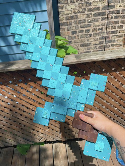 do you like my sword sword sword my diamond sword sword https://t.co/cQxRNkOtY4