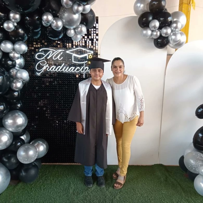 SilviaBotello7's tweet photo. Graduación2️⃣0️⃣2️⃣2️⃣ https://t.co/cCoNqNXcxD