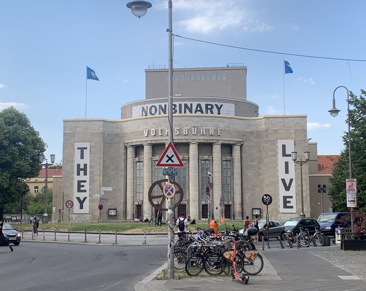 On my cycle home, spotted this nice theatre 🫶 
#NonbinaryAwarenessWeek #Berlin