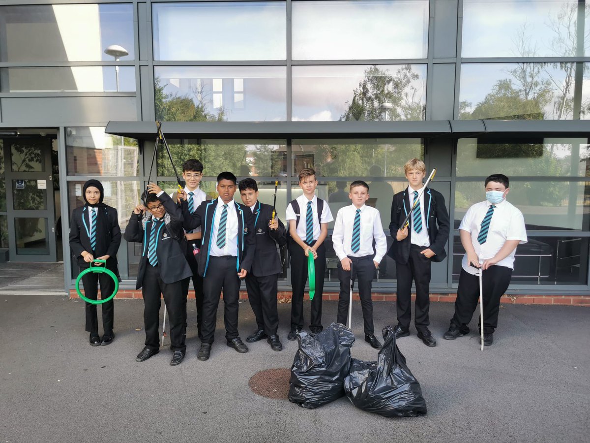 TSLA_Official's tweet photo. Year 8 students have been out during the mornings this week to keep our academy clean and tidy. It is wonderful to see our young people taking so much pride in our local environment and making a difference in our community 👏🏻 #community #environment #cleanup https://t.co/U0TkPiu8Pj